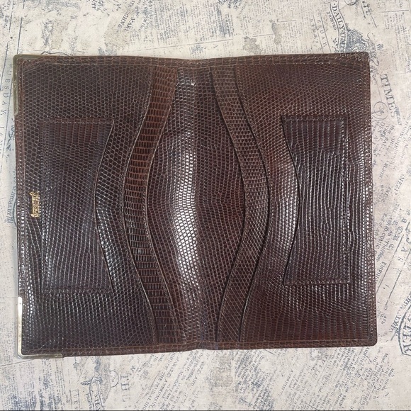 Smythson Antique lizard skin passport wallet with gold corners - Picture 7 of 15